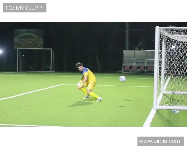 足球星射门动感头像展现女生力量与魅力的精彩瞬间 足球星射门动感头像展现女生力量与魅力的精彩瞬间