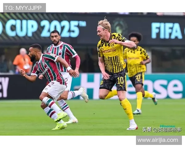 38岁足球明星依旧闪耀赛场 传奇球员展现超凡实力引领球队再创辉煌 38岁足球明星依旧闪耀赛场 传奇球员展现超凡实力引领球队再创辉煌