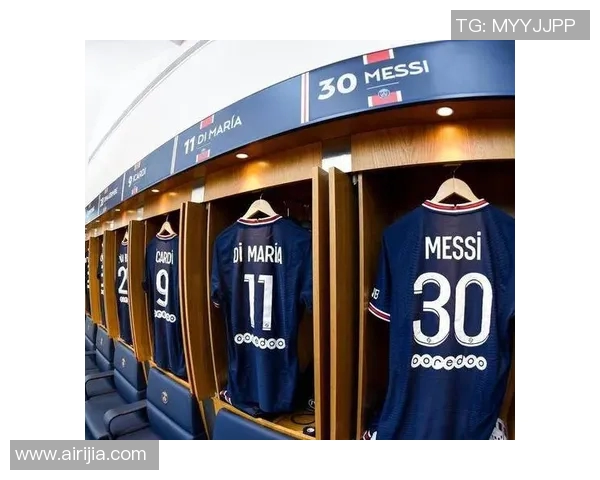 足球球星更衣室激情舞动展现团队活力与欢庆时刻 足球球星更衣室激情舞动展现团队活力与欢庆时刻